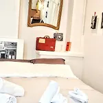 فندق مبيت وإفطار Next Stop 4*
