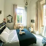 فندق مبيت وإفطار Next Stop 4*